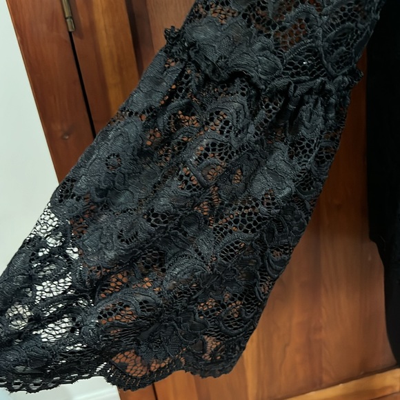 Worthington Lace Bell Sleeve Top - Picture 3 of 8